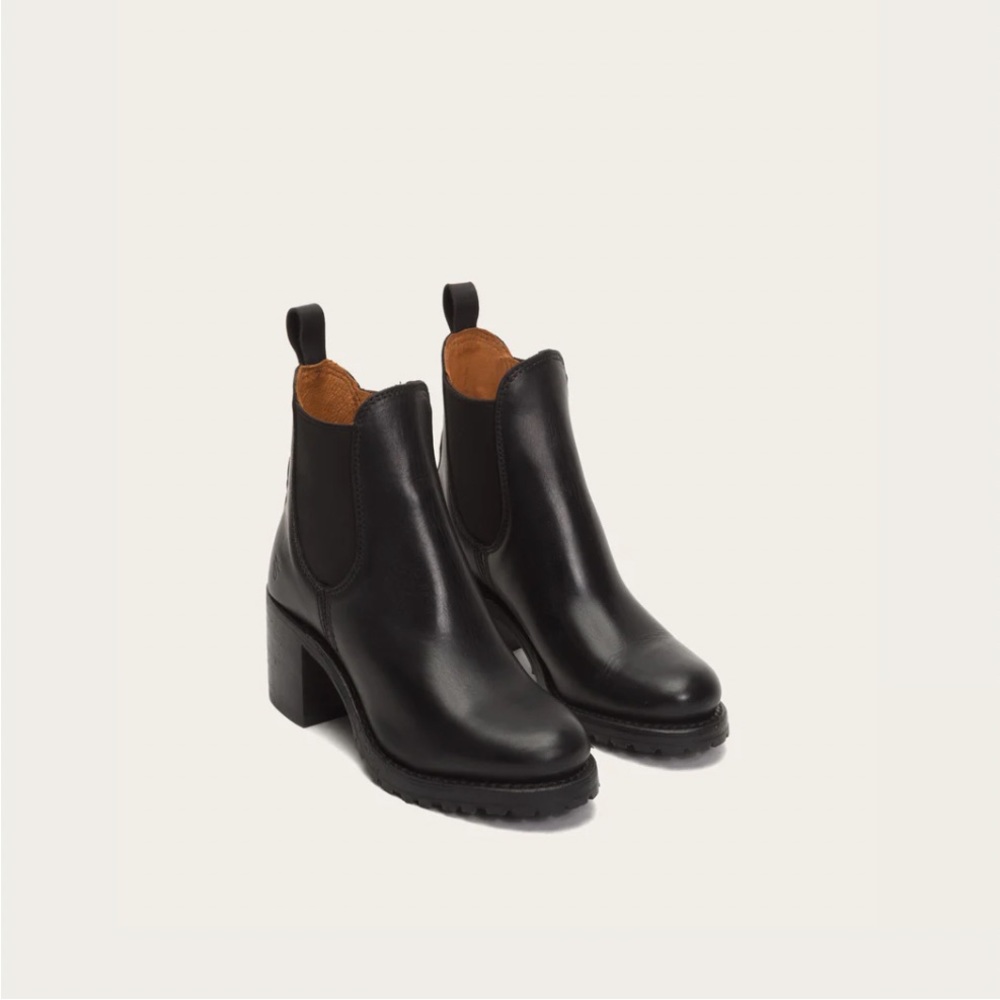 Frye Sabrina Chelsea Boot Women’s Size 9